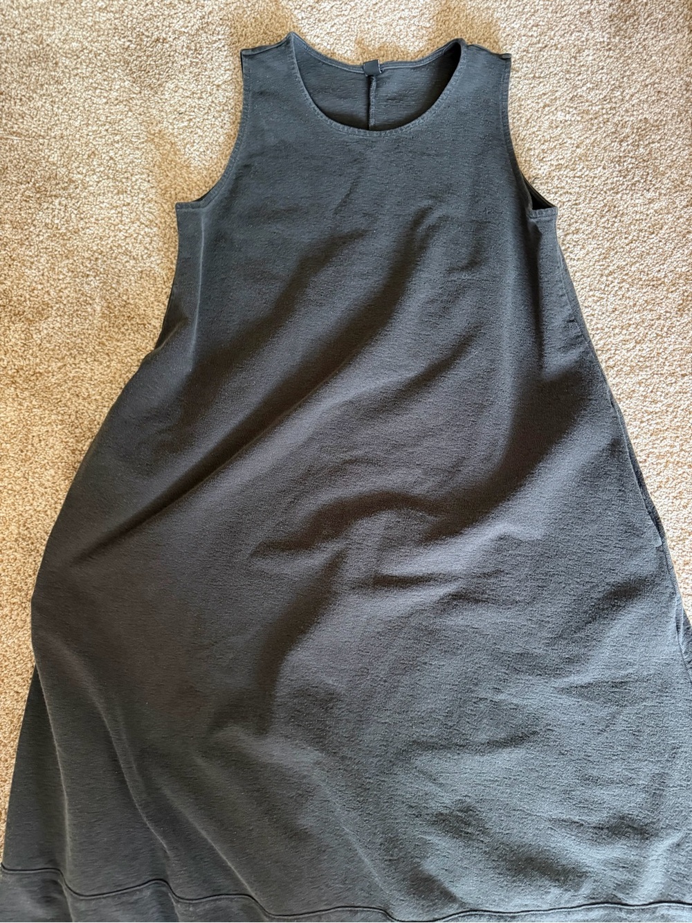 Sleeveless Black Uniqlo dress with pockets